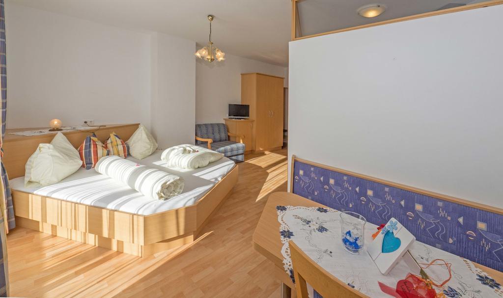 Hotel Haus Schluder - Familie Stanitzer à Weissensee Chambre photo