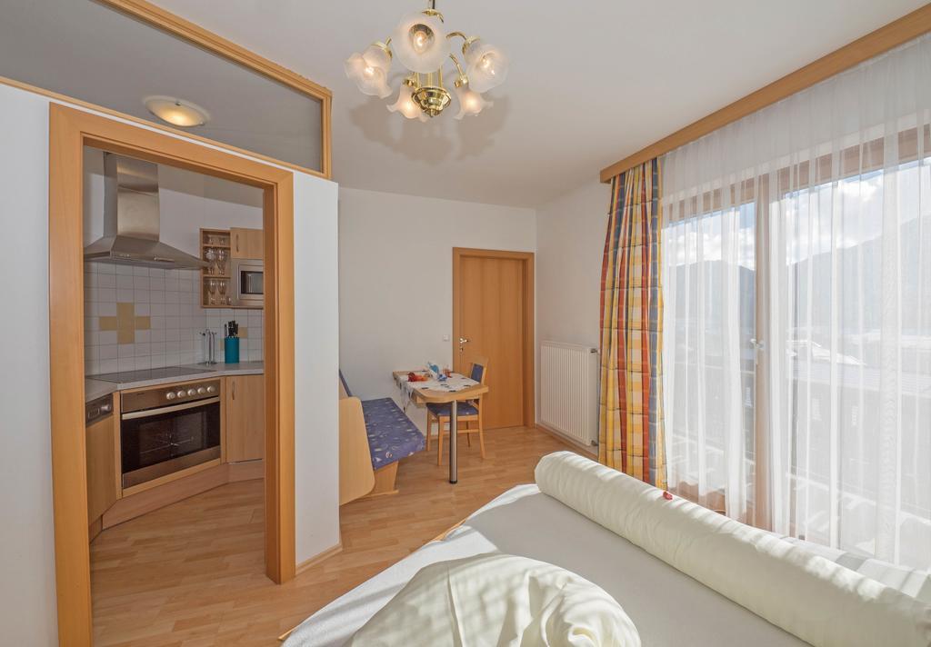 Hotel Haus Schluder - Familie Stanitzer à Weissensee Chambre photo