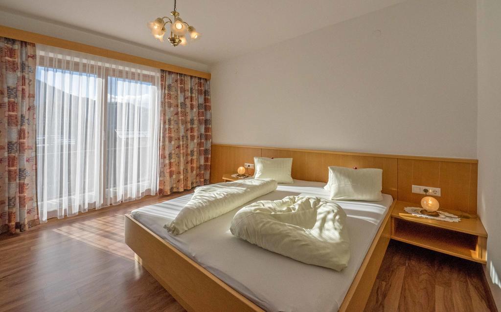 Hotel Haus Schluder - Familie Stanitzer à Weissensee Extérieur photo