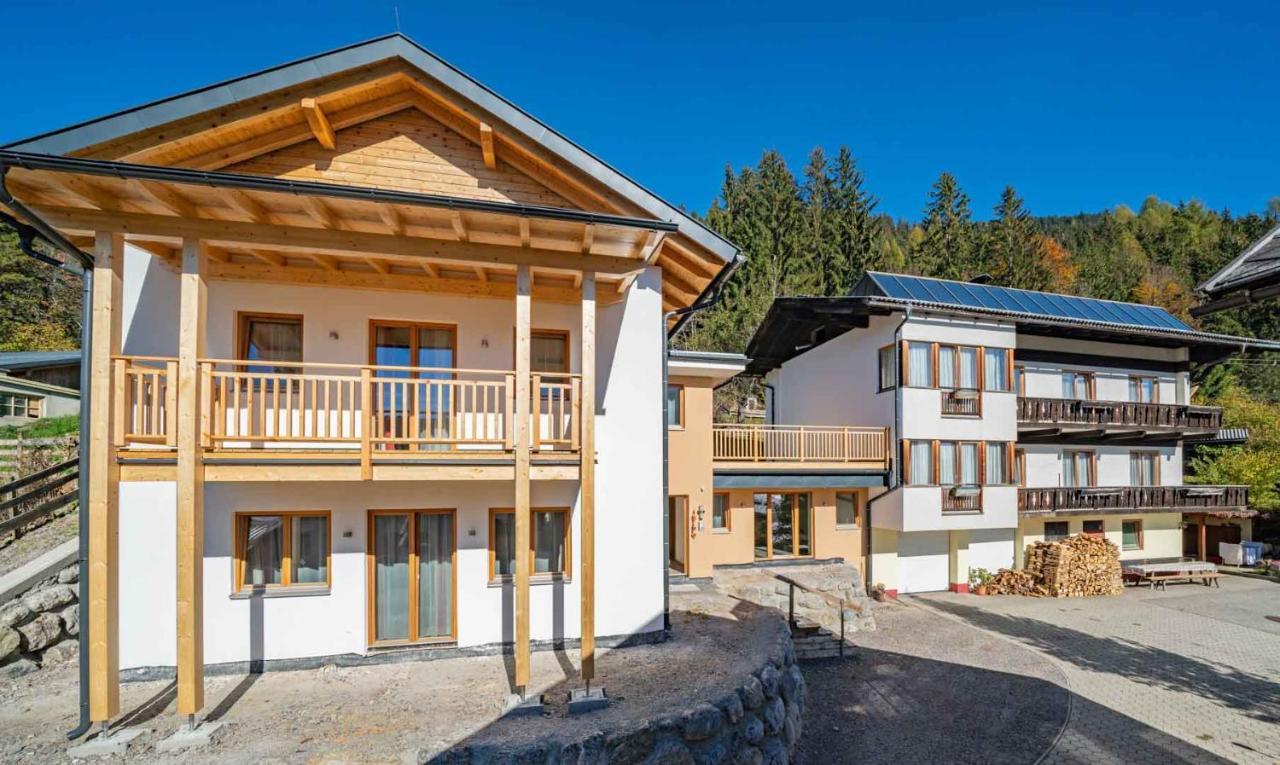 Hotel Haus Schluder - Familie Stanitzer à Weissensee Extérieur photo