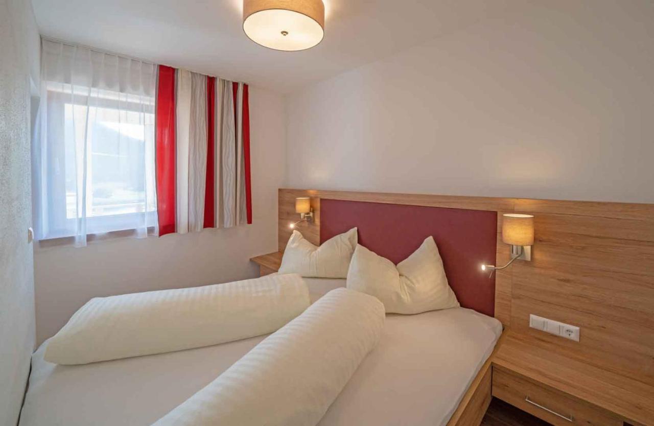 Hotel Haus Schluder - Familie Stanitzer à Weissensee Extérieur photo